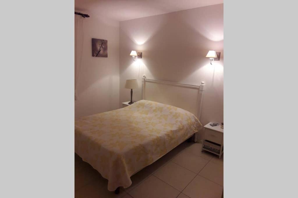 Villa La Lurette, Appartement Et Studio Saint-Etienne-les-Orgues Luaran gambar