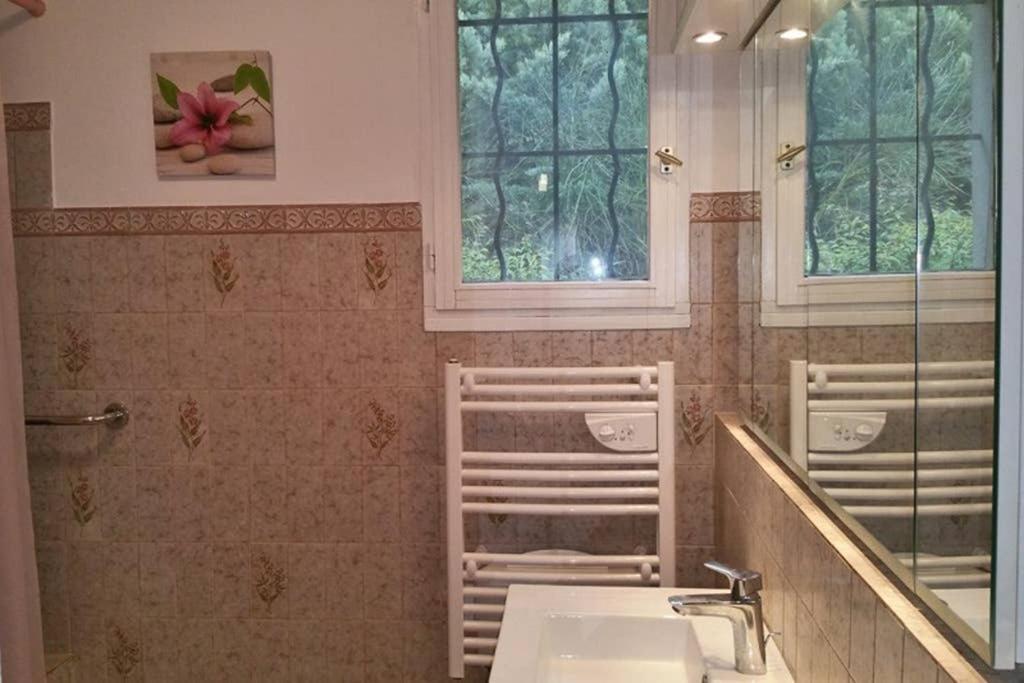 Villa La Lurette, Appartement Et Studio Saint-Etienne-les-Orgues Luaran gambar