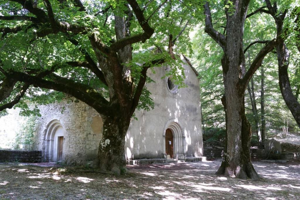Villa La Lurette, Appartement Et Studio Saint-Etienne-les-Orgues Luaran gambar